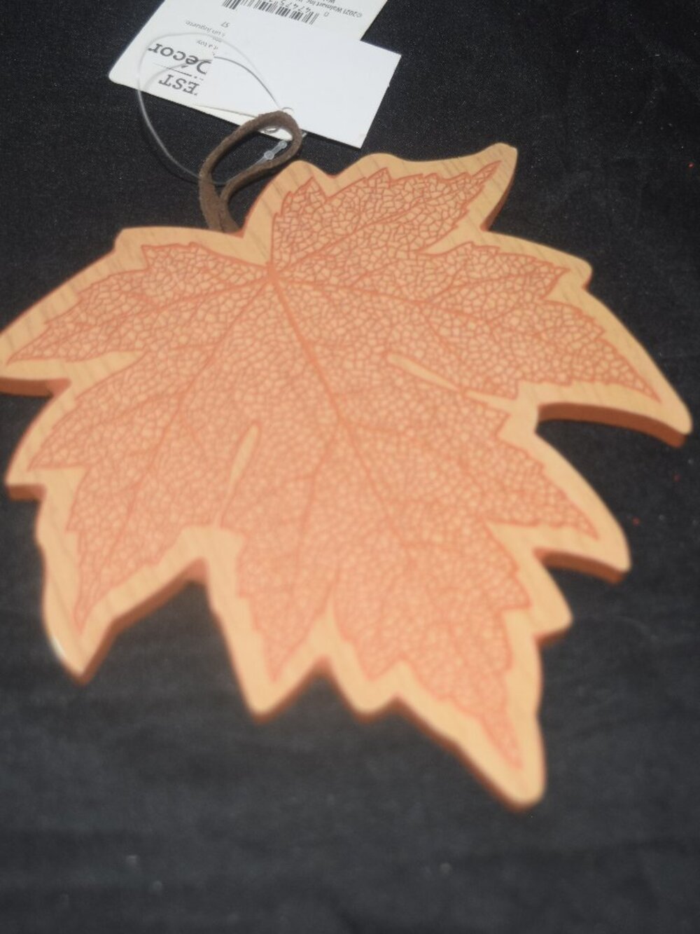 🍂NWT Autumn Maple Leaf Wooden Hanging Sign Fall Decor